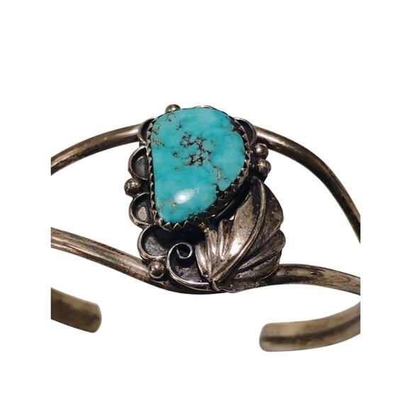 Vintage Native American Sterling Turquoise Cuff Bracelet - Picture 4 of 8